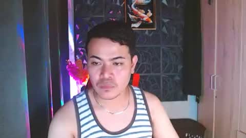 Snapshot of ur_asian_admirer chatting on October 15, 11:43 am ur_asian_admirer online show from October 15, 11:43 am