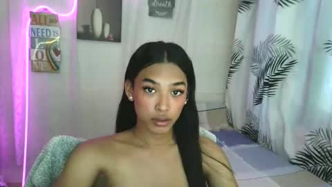 ur_dazzlingmorenaxx online show from May 12, 3:03 am