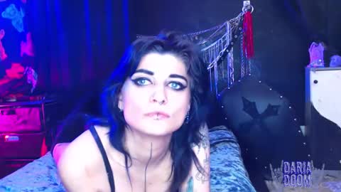Snapshot of ur_em0_dreamgirl chatting on January 10, 11:33 am Daria Doom online show from January 10, 11:33 am