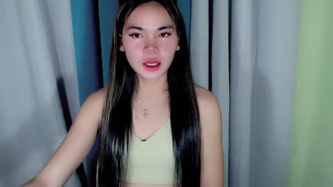 Snapshot of ur_innocent_girlx chatting on January 17, 6:44 pm QUEENSY online show from January 17, 6:44 pm