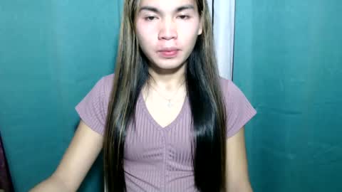 Snapshot of ur_innocent_girlx chatting on January 19, 12:39 pm QUEENSY online show from January 19, 12:39 pm