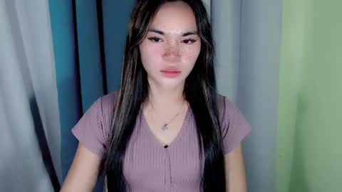 Snapshot of ur_innocent_girlx chatting on January 20, 9:13 am QUEENSY online show from January 20, 9:13 am