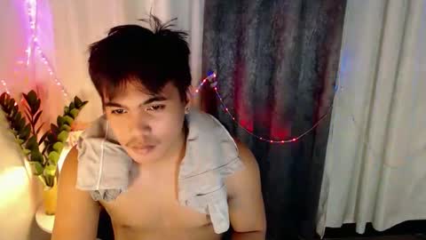 Snapshot of ur_jadelover chatting on March 27, 9:42 am JADE online show from March 27, 9:42 am