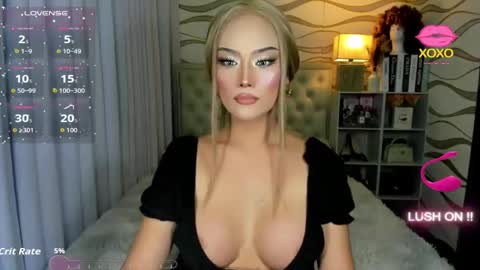 Snapshot of ur_lady_georgina chatting on November 8, 10:08 pm georgina online show from November 8, 10:08 pm
