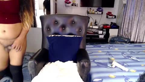 Snapshot of ur_majestyqueen_angelaxxx chatting on December 30, 4:09 am QUEEN ANGELA online show from December 30, 4:09 am