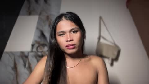 ur_new_obsession online show from May 13, 6:44 am