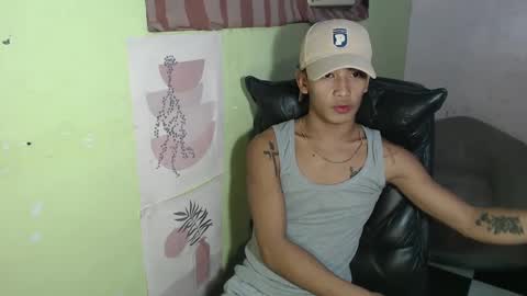 Snapshot of ur_raffy chatting on February 15, 10:55 am ur_raffy online show from February 15, 10:55 am