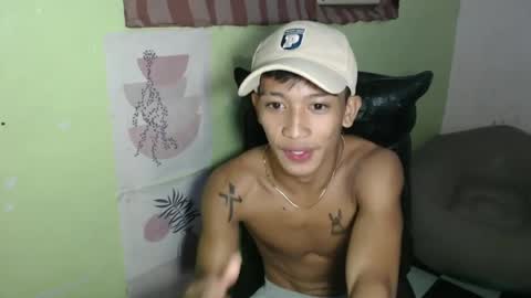 Snapshot of ur_raffy chatting on February 16, 12:30 am ur_raffy online show from February 16, 12:30 am