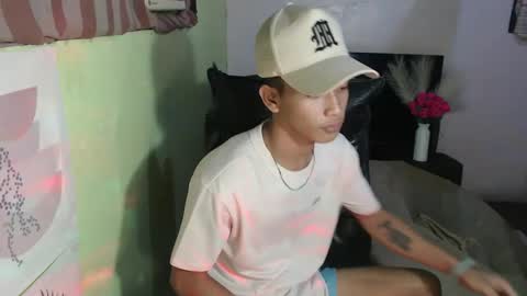 Snapshot of ur_raffy chatting on February 20, 2:35 pm ur_raffy online show from February 20, 2:35 pm