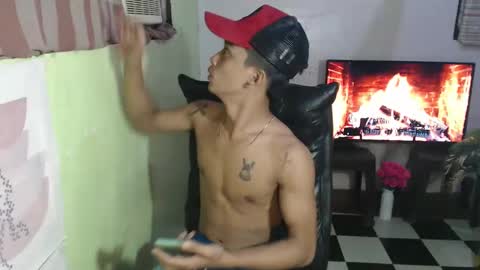 Snapshot of ur_raffy chatting on February 27, 1:28 pm ur_raffy online show from February 27, 1:28 pm