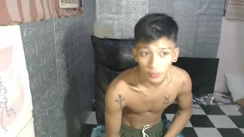 Snapshot of ur_raffy chatting on March 8, 8:55 am ur_raffy online show from March 8, 8:55 am