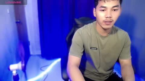 Snapshot of ur_ryker69 chatting on February 17, 9:39 am david online show from February 17, 9:39 am