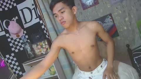 Snapshot of ur_shan21 chatting on March 16, 1:33 am ur_shan21 online show from March 16, 1:33 am