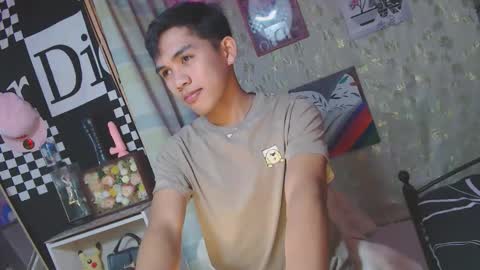 Snapshot of ur_shan21 chatting on March 17, 1:43 am ur_shan21 online show from March 17, 1:43 am