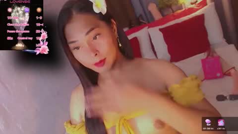 Snapshot of ur_sugarbabyx chatting on April 1, 9:32 am ur_sugarbabyx online show from April 1, 9:32 am