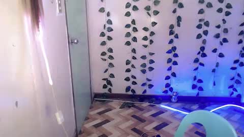 chesca online show from March 5, 1:12 am