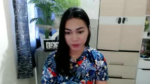 Snapshot of urasian_erica chatting on April 26, 1:36 am urasian_erica online show from April 26, 1:36 am