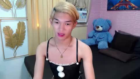 Snapshot of urasian_john20 chatting on May 4, 11:01 pm urasian_john20 online show from May 4, 11:01 pm