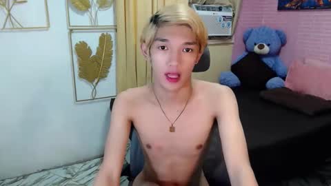 Snapshot of urasian_john20 chatting on May 20, 6:08 am urasian_john20 online show from May 20, 6:08 am
