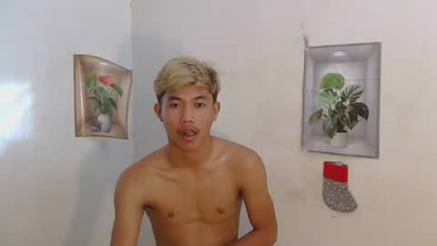 Snapshot of urasian_jomarie chatting on March 24, 10:59 pm urasian_jomarie online show from March 24, 10:59 pm
