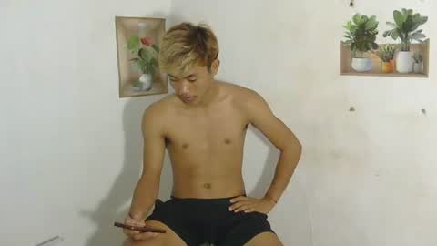 Snapshot of urasian_jomarie chatting on May 18, 6:41 am urasian_jomarie online show from May 18, 6:41 am