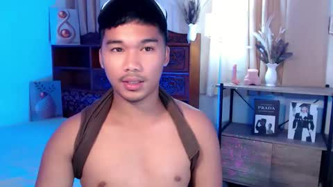Snapshot of urasian_jpxx chatting on April 30, 9:08 pm JAMES online show from April 30, 9:08 pm
