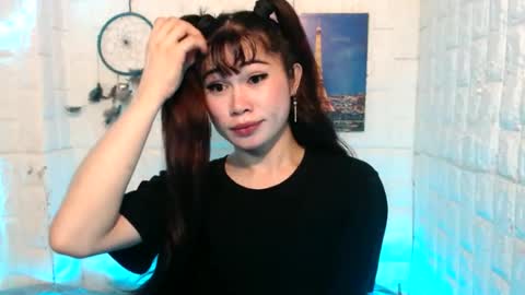 Snapshot of urasian_khalifa21 chatting on June 21, 8:11 pm Shirley online show from June 21, 8:11 pm