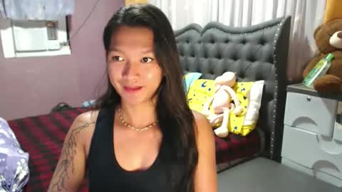 NEWRA  ALLISON online show from April 23, 12:12 am