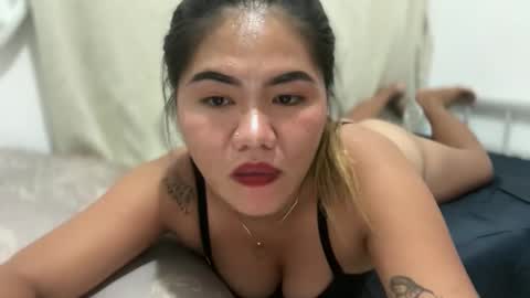 Snapshot of urasianblairexxx chatting on April 1, 3:31 pm urasianblairexxx online show from April 1, 3:31 pm