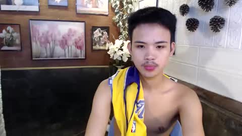 Snapshot of urasiancumboix2 chatting on October 10, 4:39 pm urasiancumboix2 online show from October 10, 4:39 pm