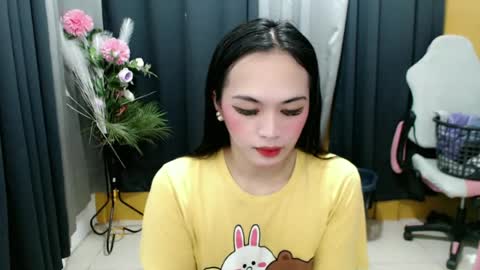 Snapshot of urasiancumgirl_ chatting on June 18, 5:41 am urasiancumgirl_ online show from June 18, 5:41 am