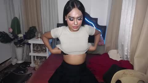 Snapshot of urasians_cummer chatting on January 22, 8:40 am Pau online show from January 22, 8:40 am