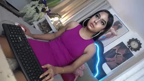 Snapshot of urasians_cummer chatting on February 5, 10:30 am Pau online show from February 5, 10:30 am