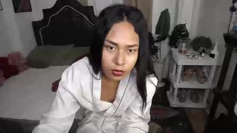 Snapshot of urasians_cummer chatting on March 9, 10:41 am Pau online show from March 9, 10:41 am