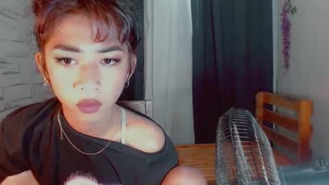 Snapshot of urasianyana chatting on April 1, 2:23 am urasianyana online show from April 1, 2:23 am