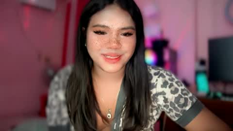 Snapshot of urbabysofia0305 chatting on May 3, 6:58 pm Sofia online show from May 3, 6:58 pm