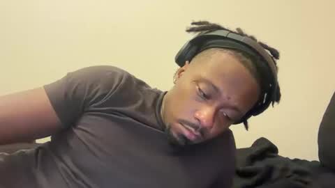 Snapshot of urbandick5 chatting on October 12, 12:53 am urbandick5 online show from October 12, 12:53 am