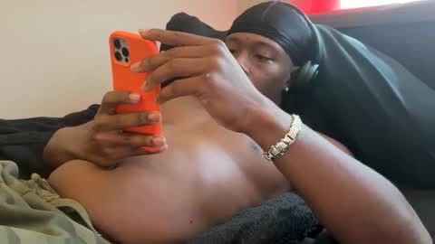 Snapshot of urbandick5 chatting on October 12, 6:07 pm urbandick5 online show from October 12, 6:07 pm