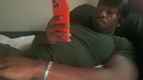 Snapshot of urbandick5 chatting on October 20, 1:00 pm urbandick5 online show from October 20, 1:00 pm