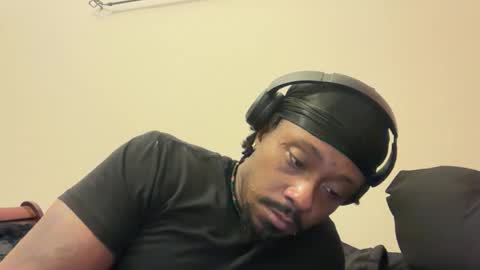 Snapshot of urbandick5 chatting on October 29, 12:24 am urbandick5 online show from October 29, 12:24 am