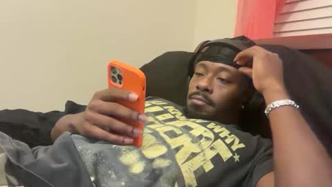 Snapshot of urbandick5 chatting on October 30, 1:07 am urbandick5 online show from October 30, 1:07 am