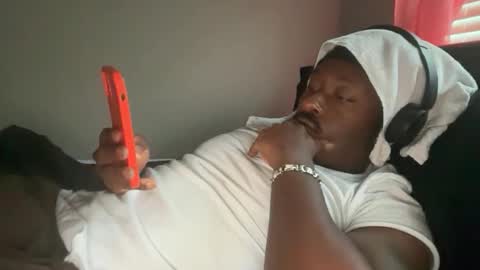 Snapshot of urbandick5 chatting on November 1, 1:46 pm urbandick5 online show from November 1, 1:46 pm