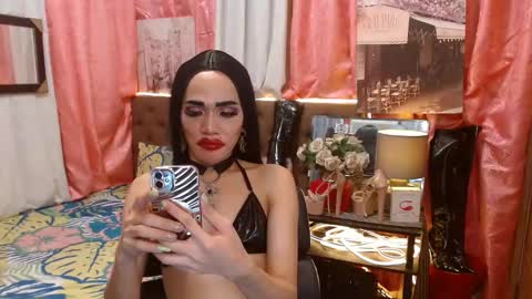 Snapshot of urcumgirlasiants chatting on December 8, 12:07 am KENDALL online show from December 8, 12:07 am