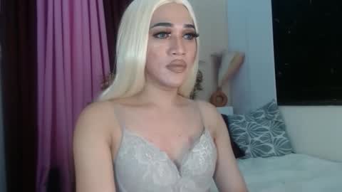 KENDALL online show from April 12, 3:17 pm