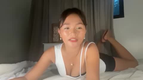 Snapshot of urcute_pinay chatting on April 30, 9:37 am sai online show from April 30, 9:37 am