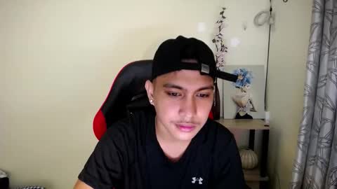 Snapshot of urcuteguy_jhonx chatting on October 21, 4:41 pm Dannie online show from October 21, 4:41 pm