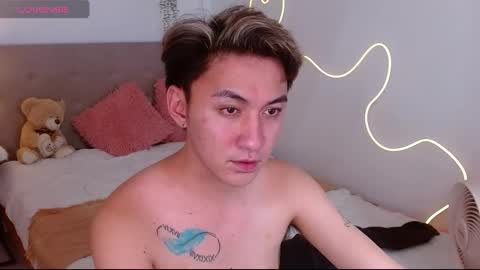 Snapshot of urdeityoflove_ chatting on September 28, 12:10 pm rose and khristine online show from September 28, 12:10 pm