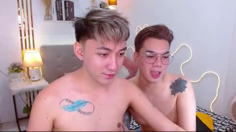 Snapshot of urdeityoflove_ chatting on October 8, 8:34 am rose and khristine online show from October 8, 8:34 am