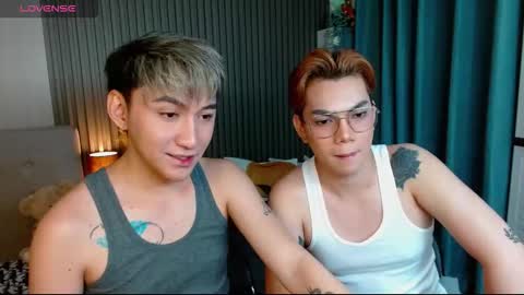 Snapshot of urdeityoflove_ chatting on November 4, 7:46 pm rose and khristine online show from November 4, 7:46 pm