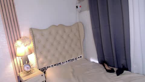 Snapshot of urdream_bride chatting on February 13, 4:00 am urdream_bride online show from February 13, 4:00 am